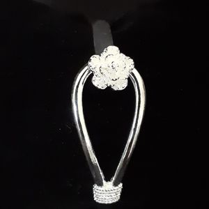 Silver bracelet with flower opening NWOT